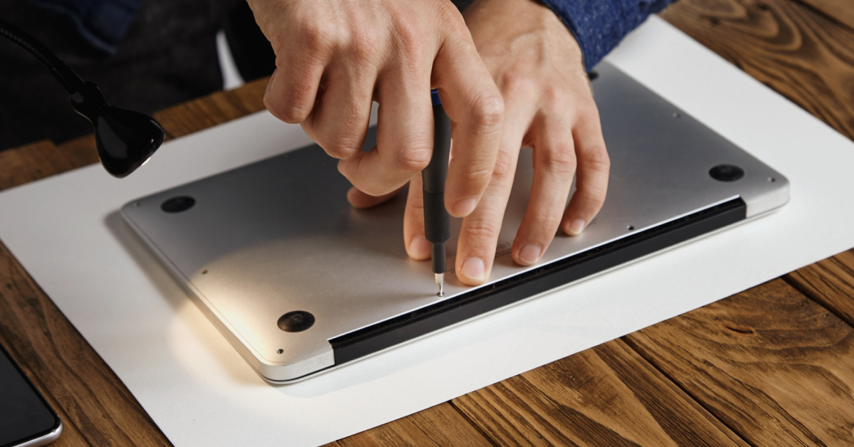 Laptop Battery Replacement Singapore: Myths, Facts, and Swelling Prevention