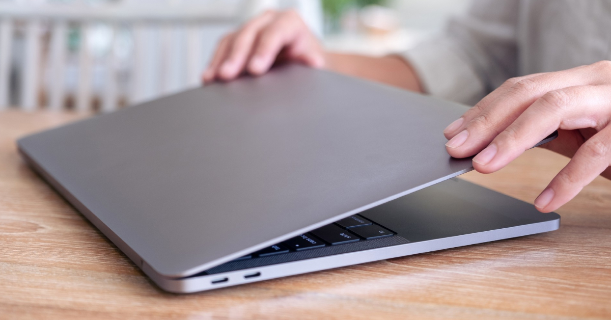 What Loose Hinges Say About Laptop and MacBook Condition